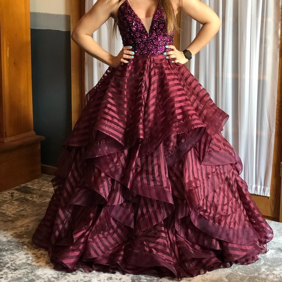 BRAND NEW Mori Lee prom dress size 6 - Picture 1 of 2